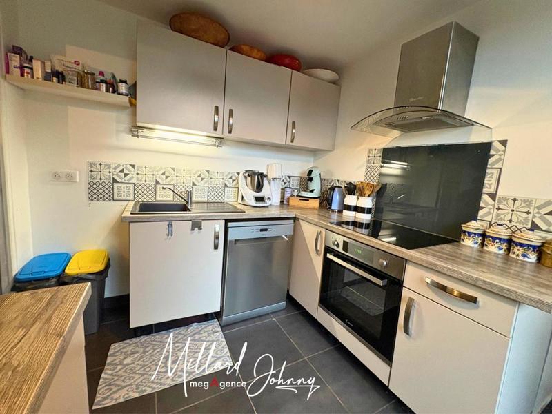 Maison - 204 m² - 9 pièces