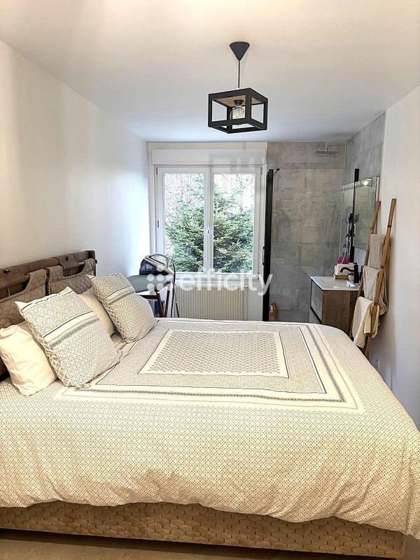 Maison - 349 m² - 9 pièces