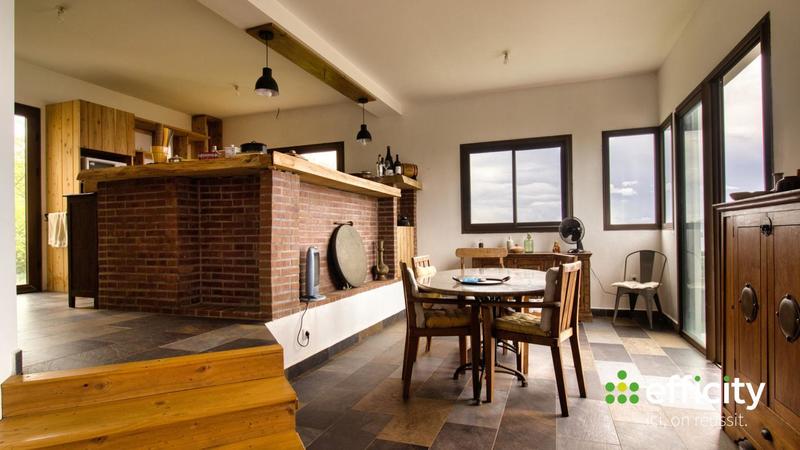 Maison - 410 m² - 8 pièces