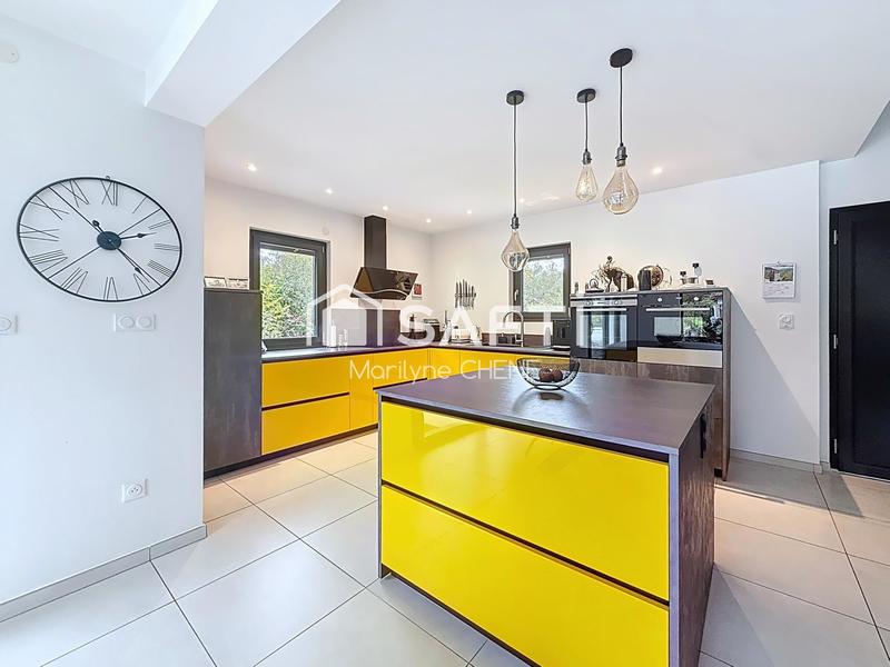 Maison - 140 m² - 5 pièces