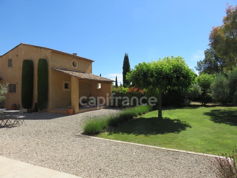 Villa - 293 m² - 10 pièces