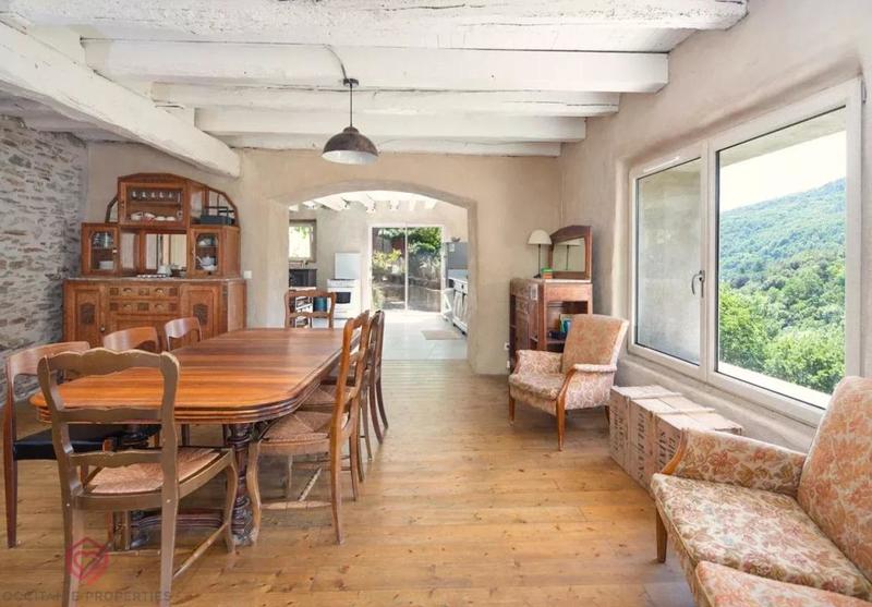 Maison de village - 289 m² - 9 pièces