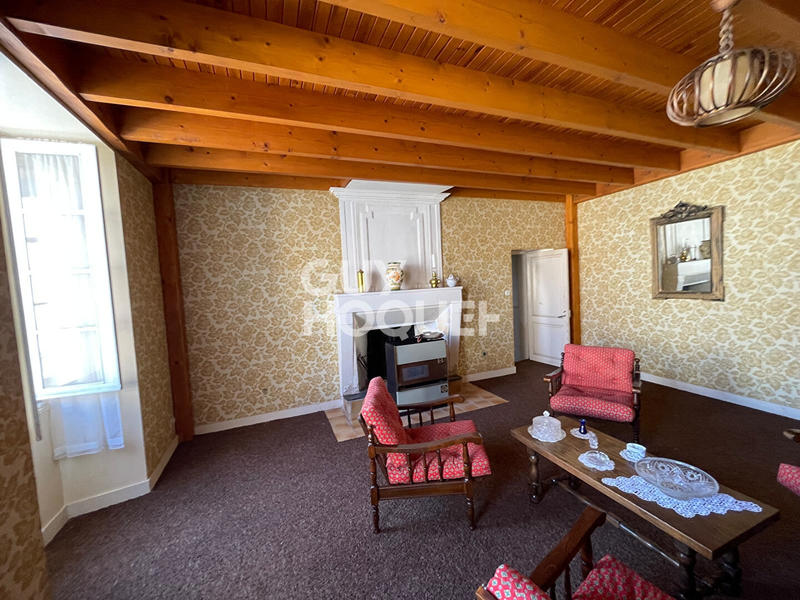 Maison - 235 m² - 10 pièces