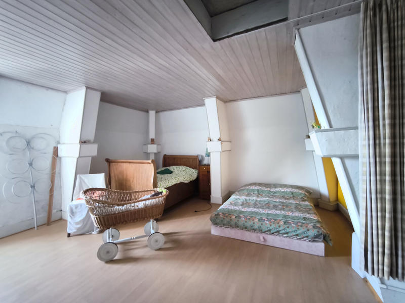 Maison - 225 m² - 7 pièces