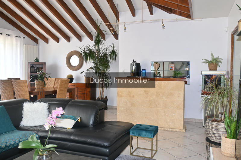 Maison - 212 m² - 6 pièces