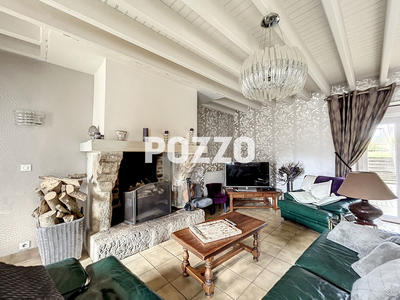 Maison - 248 m² - 9 pièces