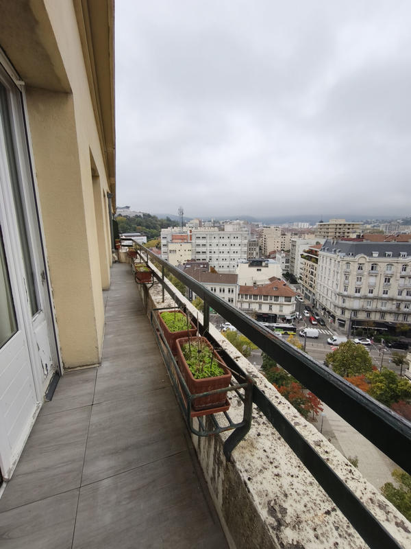 Appartement - 180 m² - 6 pièces