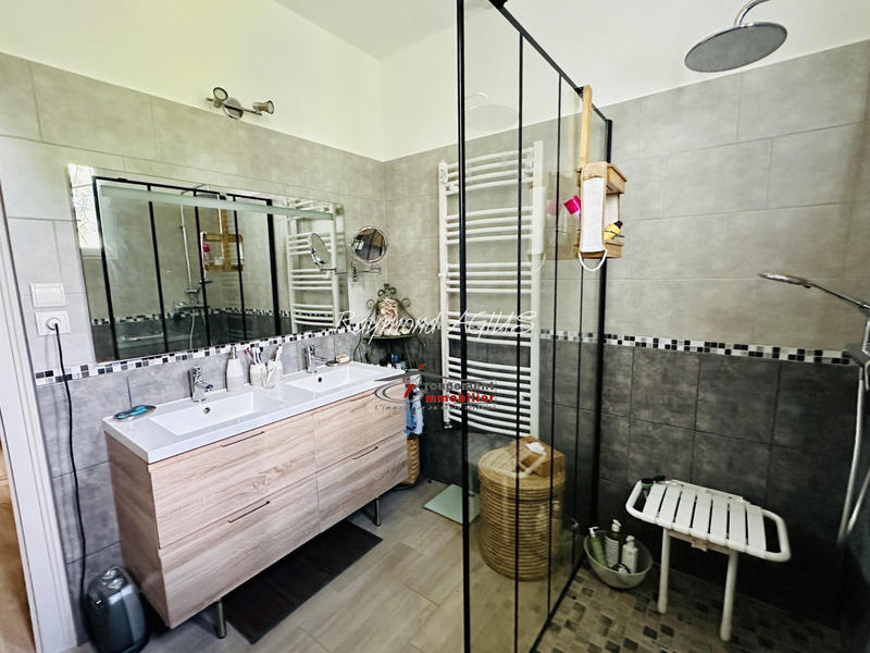 Maison - 189 m² - 9 pièces