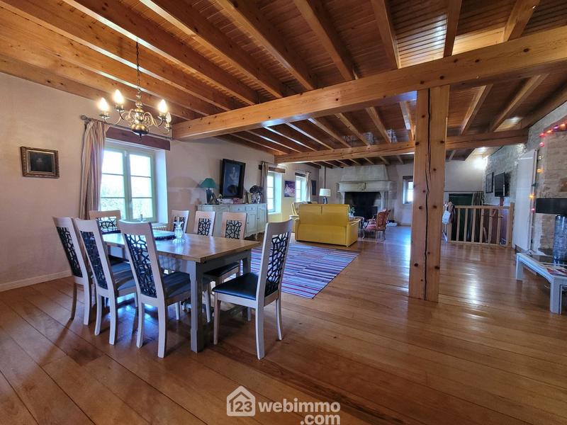 Maison - 338 m² - 10 pièces