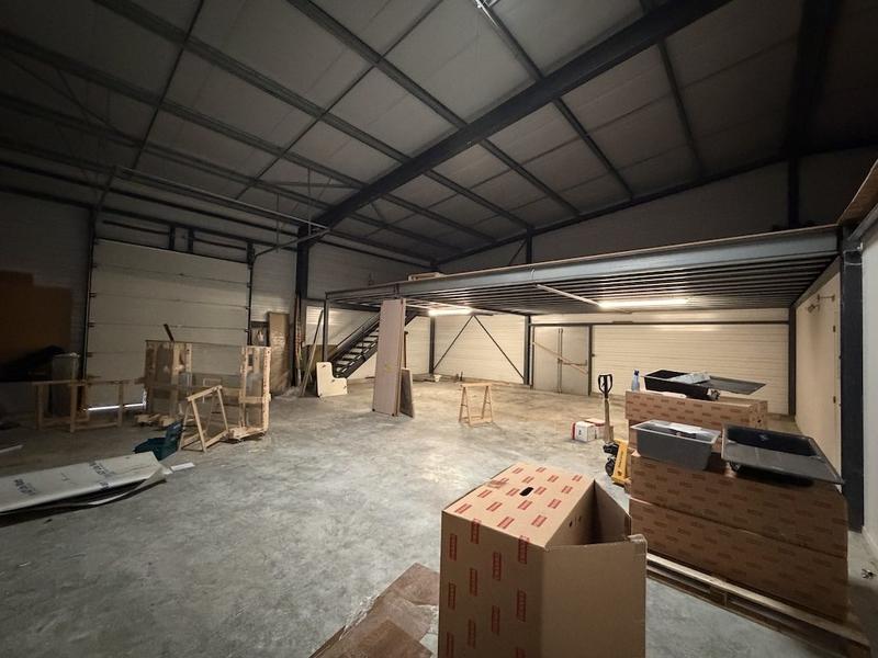 Local commercial - 455 m² - 4 pièces