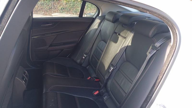 Jaguar Xe 2.0 d 180 Business