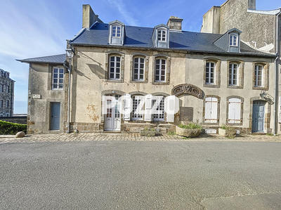 Maison - 94 m² - 5 pièces