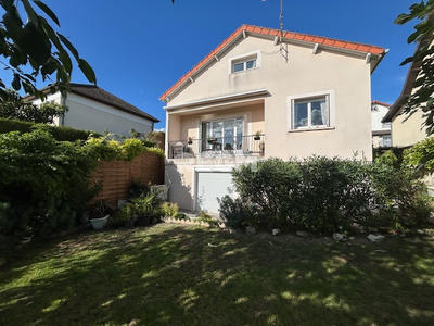 Maison - 95 m² - 5 pièces