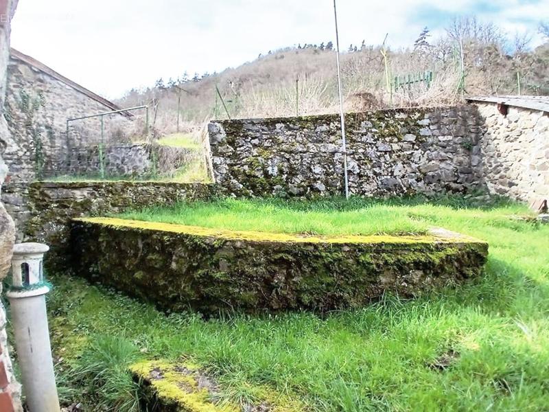 Maison - 94 m² - 4 pièces