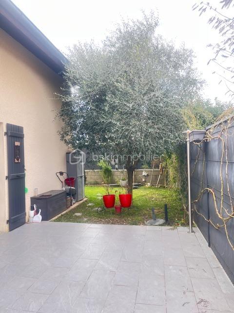 Maison jumelée - 97 m² - 4 pièces