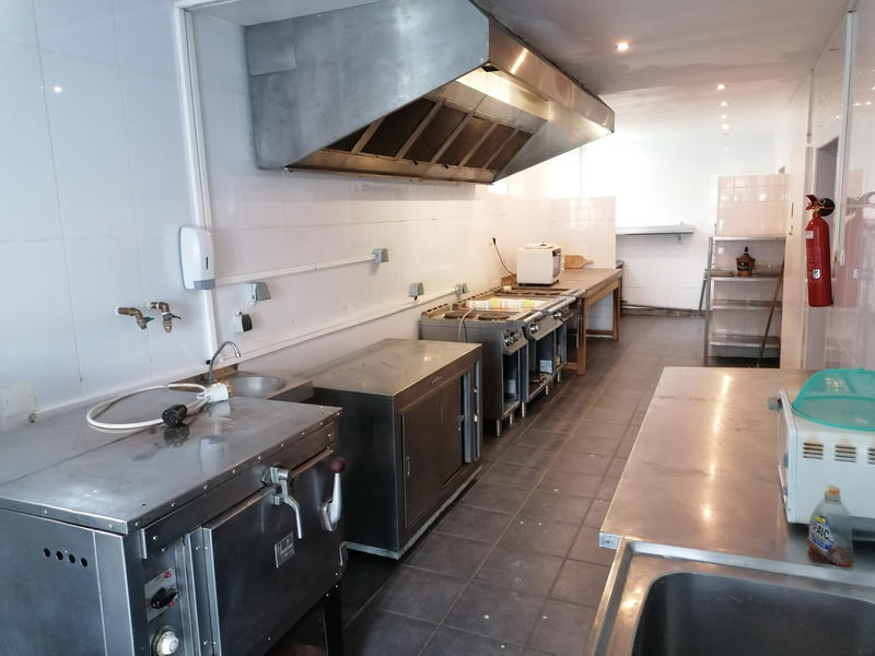 Local d'activités - 616 m²