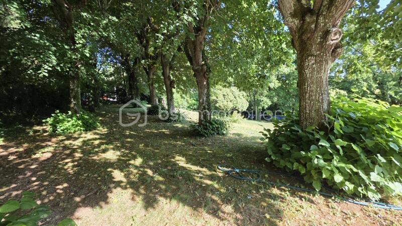 Maison - 230 m² - 9 pièces