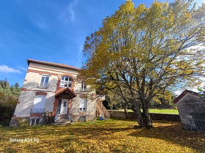 Maison - 158 m² - 8 pièces