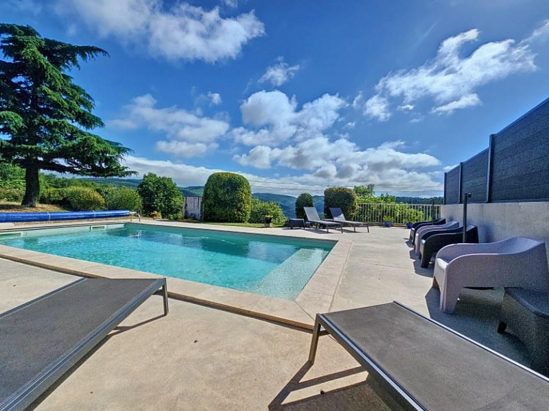 Maison - 264 m² - 7 pièces