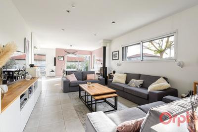 Maison - 147 m² - 5 pièces