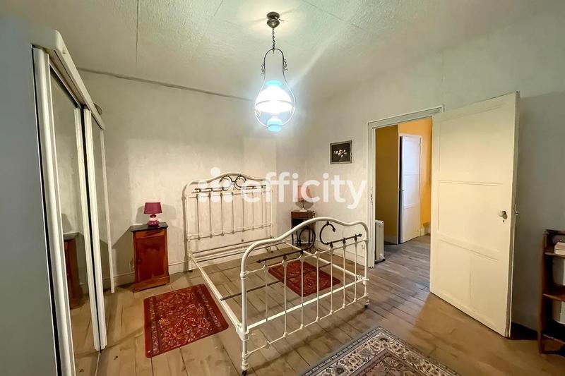 Maison - 215 m² - 6 pièces