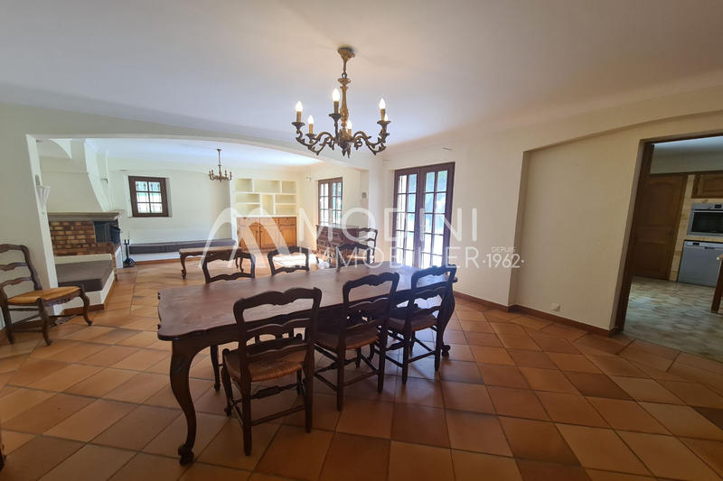 Maison - 227 m² - 8 pièces