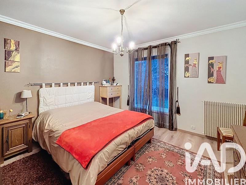 Maison - 258 m² - 8 pièces