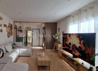 Maison - 93 m² - 4 pièces