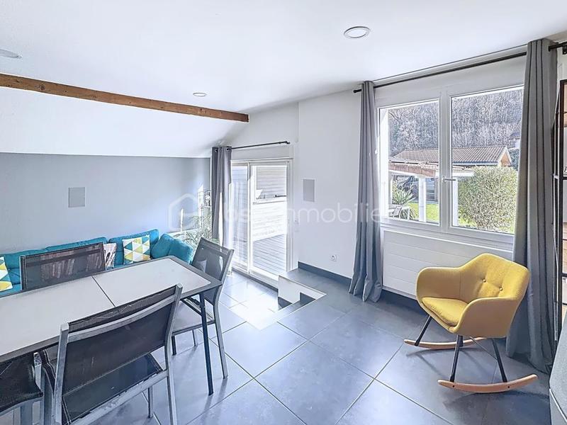 Maison traditionnelle - 100 m² - 5 pièces