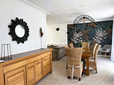 Maison - 111 m² - 4 pièces