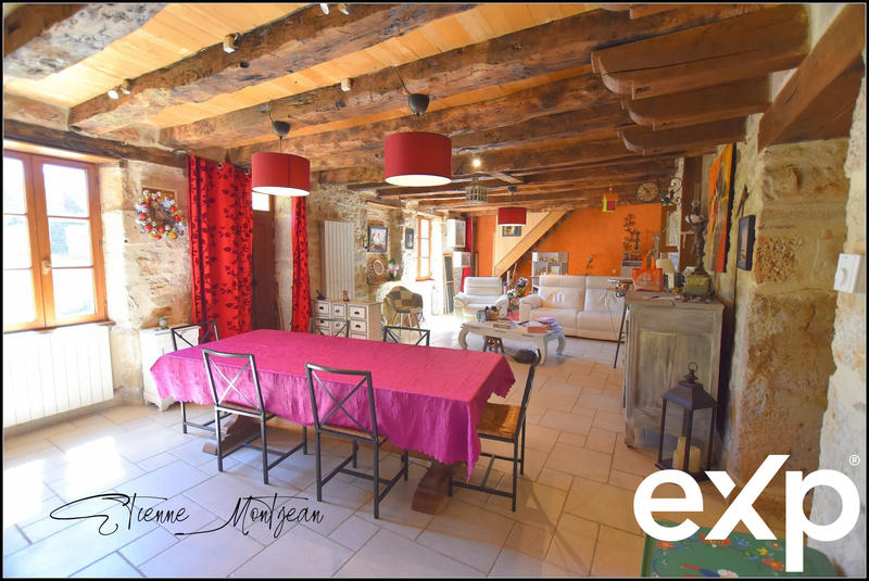 Maison traditionnelle - 157 m² - 6 pièces