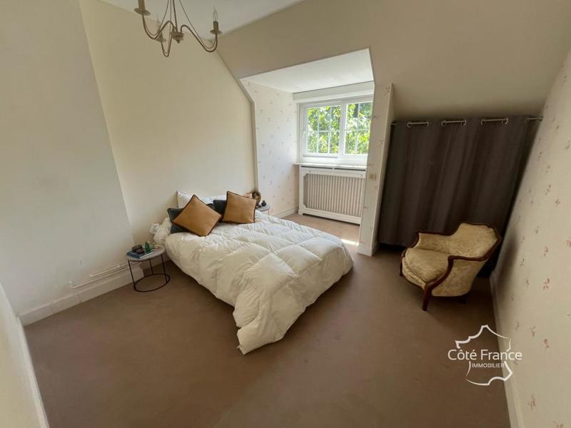 Propriété - 236 m² - 8 pièces