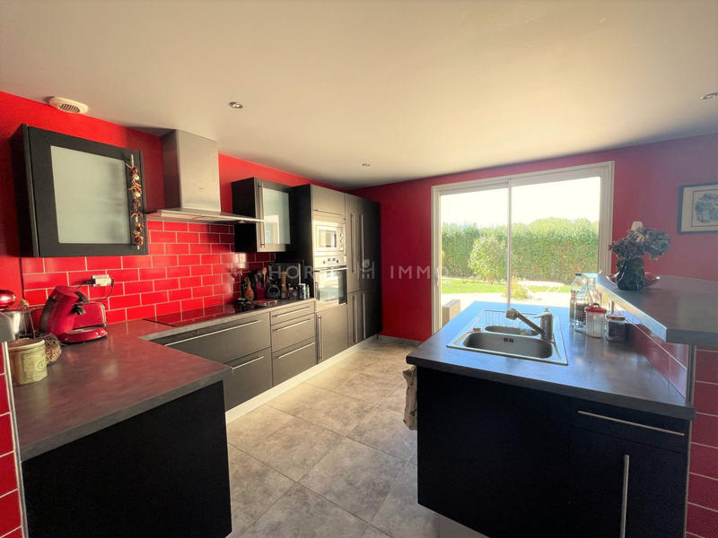 Maison - 230 m² - 6 pièces