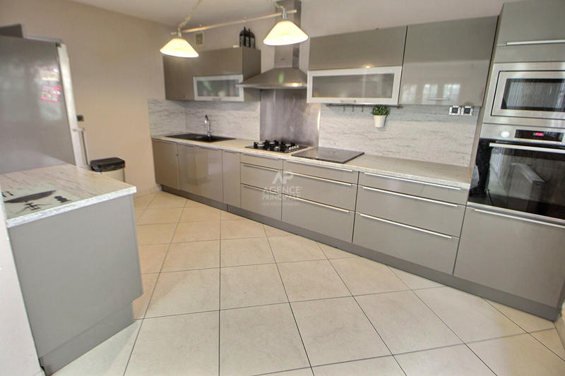 Maison - 113 m² - 7 pièces