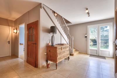 Maison - 285 m² - 6 pièces