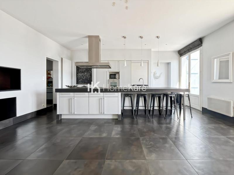 Appartement - 160 m² - 4 pièces