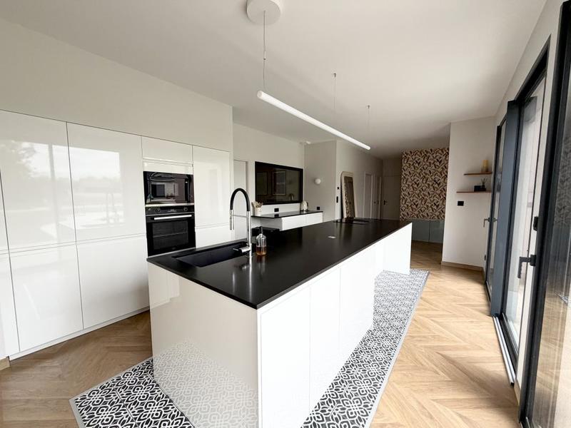 Pavillon - 144 m² - 4 pièces