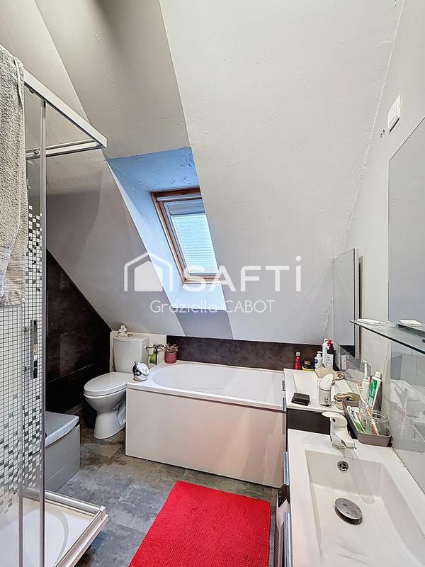 Maison - 96 m² - 6 pièces