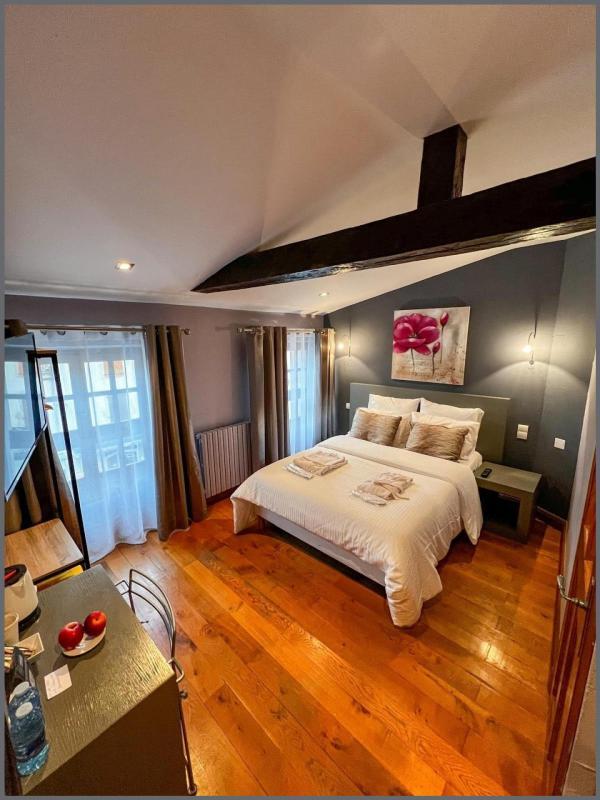 Maison - 394 m² - 9 pièces