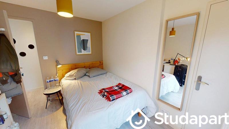 Chambre - 12 m² - 1 pièce