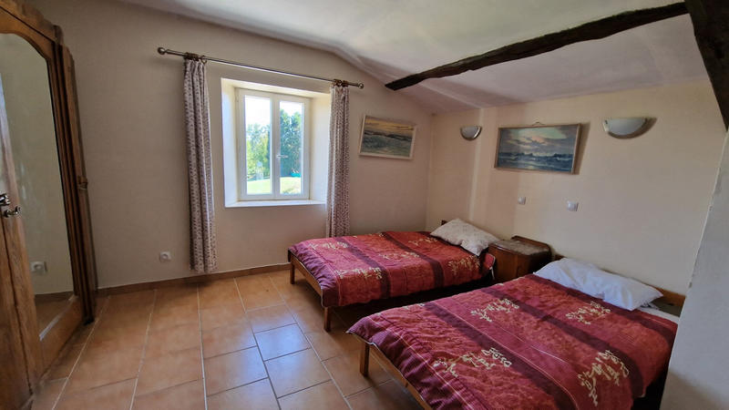 Maison - 264 m² - 13 pièces