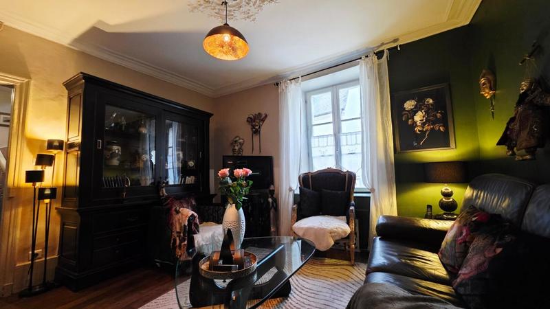 Maison - 141 m² - 9 pièces