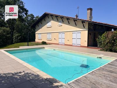 Maison - 382 m² - 18 pièces