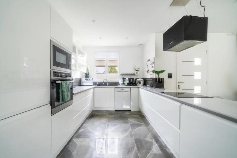 Maison - 140 m² - 7 pièces