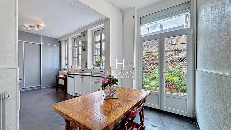 Maison - 296 m² - 8 pièces