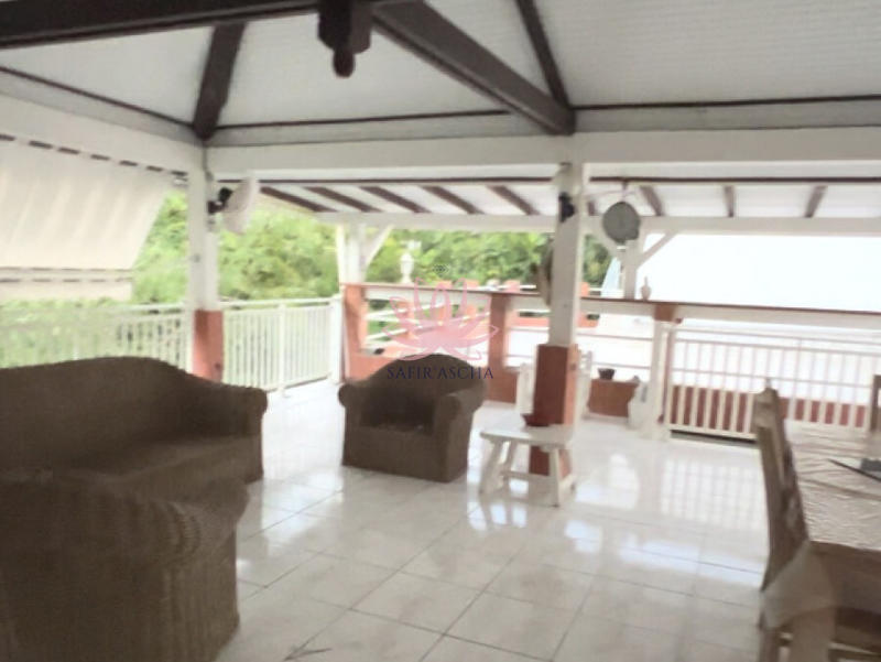 Maison - 330 m² - 13 pièces