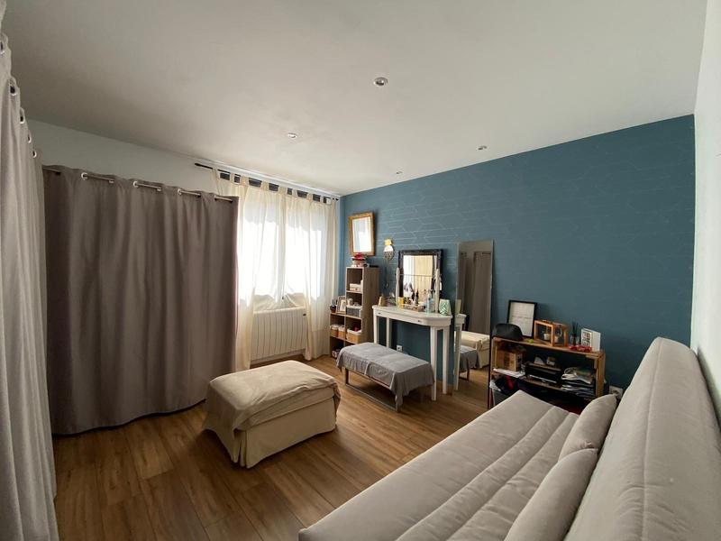 Maison contemporaine - 240 m² - 9 pièces