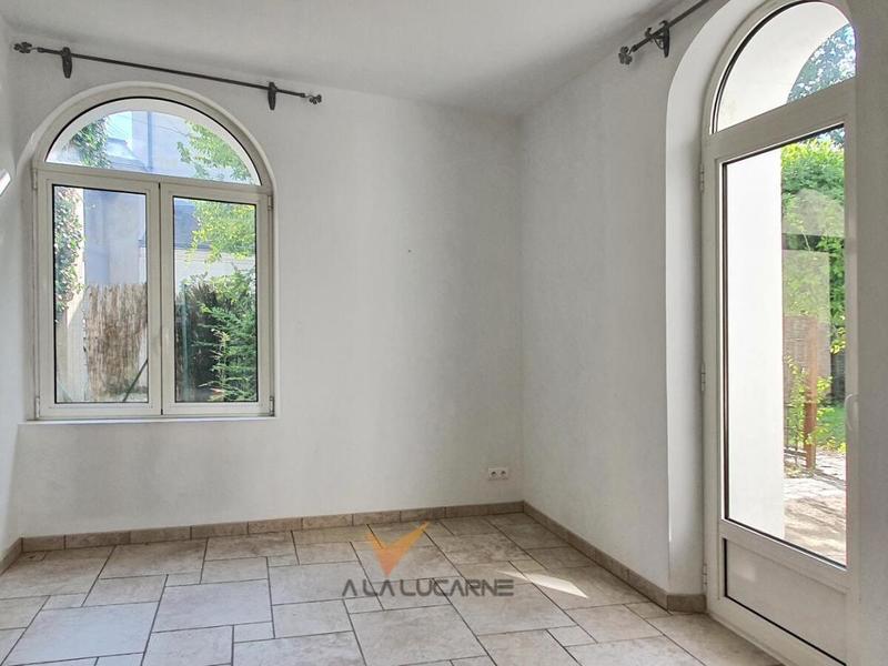 Propriété - 256 m² - 6 pièces