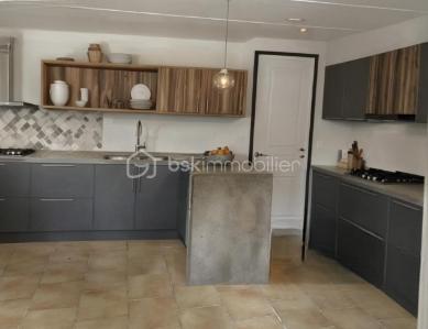 Maison - 143 m² - 7 pièces