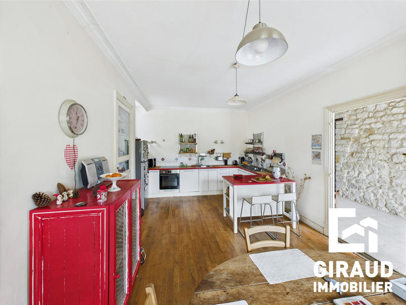 Maison ancienne - 305 m² - 6 pièces